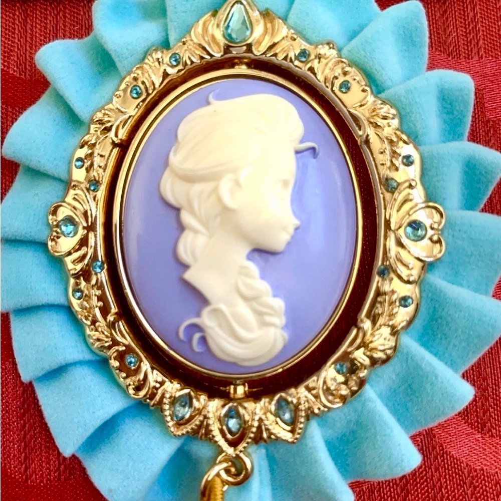 Disney Official Anna and Elsa Spinning Cameo Ornament – Frozen